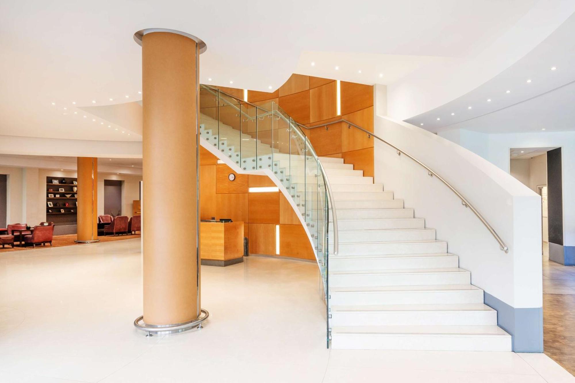 London Twickenham Stadium Hotel, A Member Of Radisson Individuals Dış mekan fotoğraf