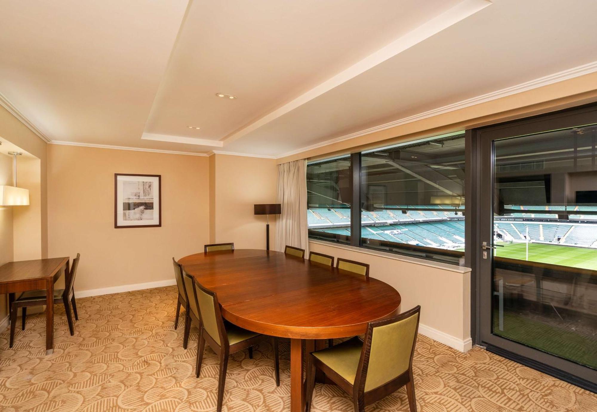 London Twickenham Stadium Hotel, A Member Of Radisson Individuals Dış mekan fotoğraf